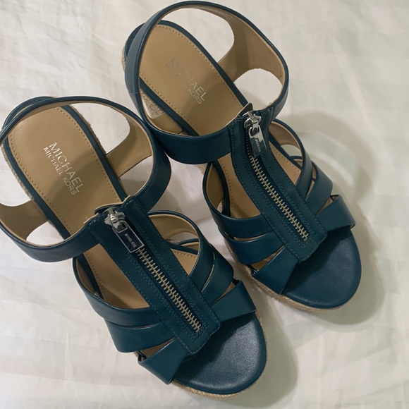 Michael Kors wedges - Picture 2 of 5